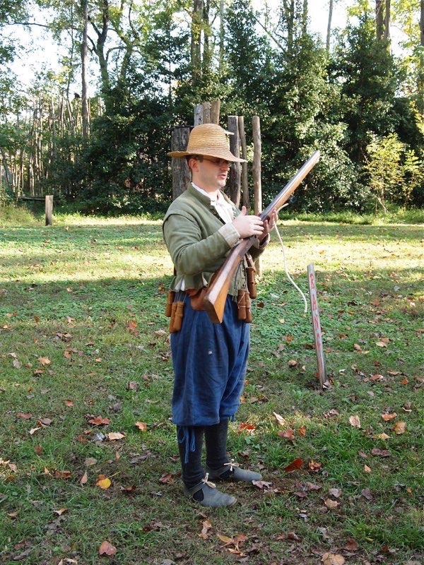 Loading a matchlock rifle