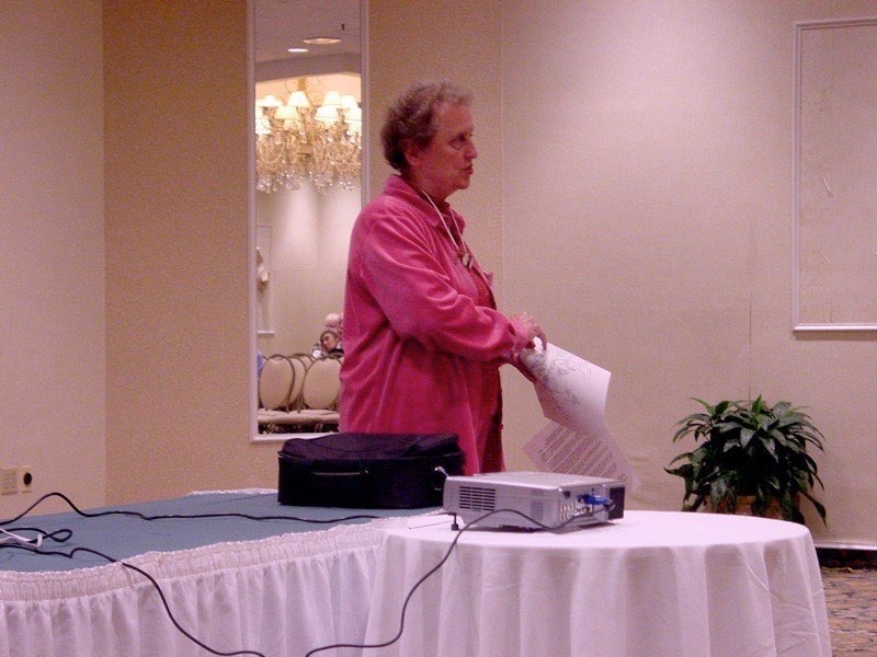 Mary Bondurant Warren provides tour directions